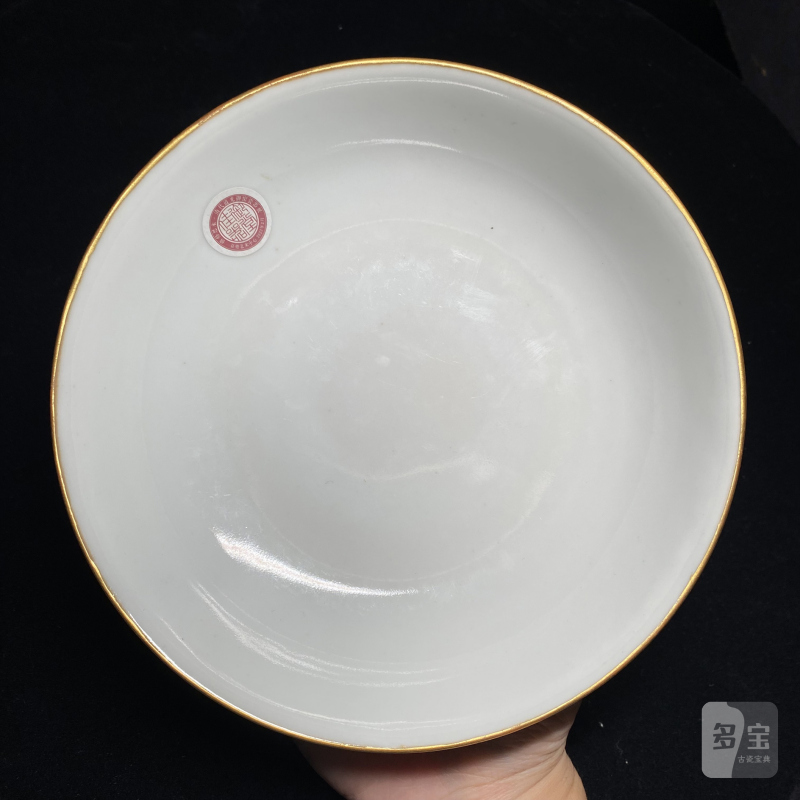 清道光 粉彩莲瓣纹盘 - 图6